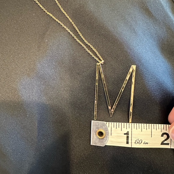 Gold colored initial M necklace EUC - Picture 5 of 7
